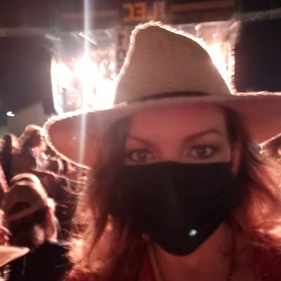 BarbStellar's profile picture. Animals Are Better Than Humans💘 #SaveOurPlanet
#VoteBlue. #CancelStudentDebt. 
NY 🗽/CA🌞