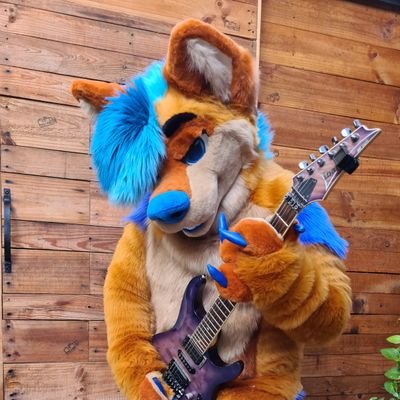 Lvl 29//Electronics engineer//Somewhat of a Chemist//Guitarrist//Actually Malamute//@pawiepaws fursuiter//🇲🇽

Feel free to DM, Telegram: @Ramy_Husky