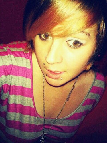 AskingBriAndria's profile picture. Im 20 yrs old, I love music, concerts, hangin out, partying