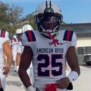 ARC Running Back https://t.co/mFKl7r2eJR / AA in hand / JUCO sophomore ready to transfer / 5’8” 170 versatile scat back / Recruitment open 📲