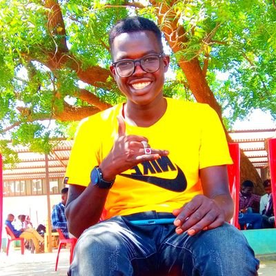 فيلسوف &سوداني #@محب لي المرح @