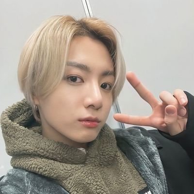 AreBosy's profile picture. 