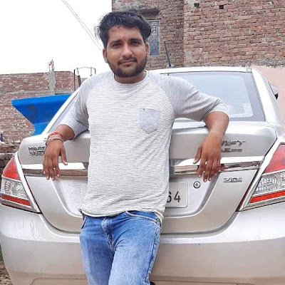 rishusa28450885's profile picture. 