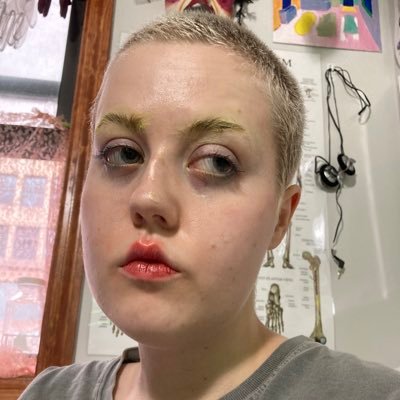 hannah_conradt's profile picture. she/her + designer