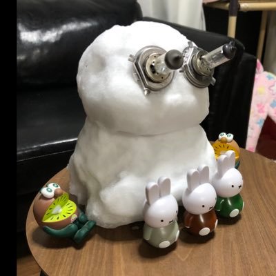 真面目に働きながら慎ましく生きてます。ビール飲みながらポケカラ、ウクレレ、ゲームやるのがささやかな楽しみです。