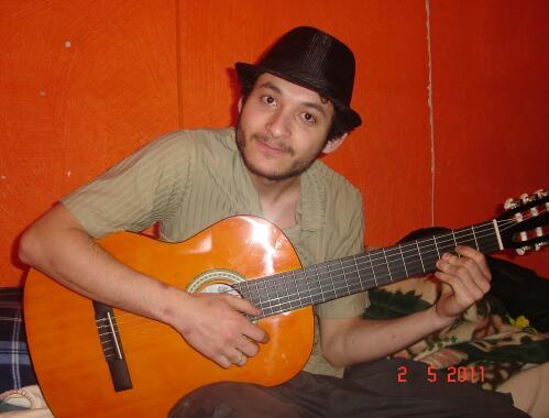 So aquele joven que mesmo triste, tento sorrir, tento amar incondicionalmente, com cristo sinto me como uma porta de aco,
tenho em cristo meu alimento :-)