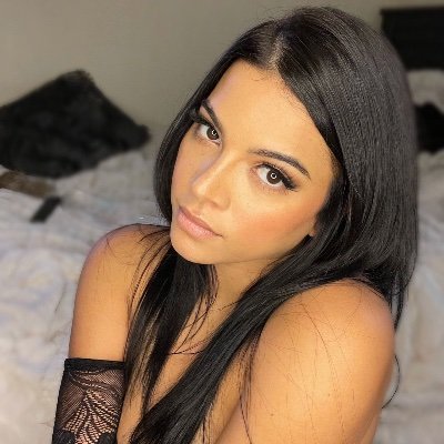 Sophies5057978's profile picture. New account old one got hacked Looking for my perfect sugar daddy 😈.       https://t.co/QYMhI7JxTZ£sophie19988