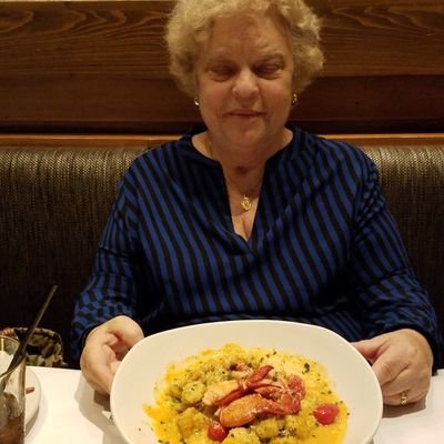 Susrez's profile picture. Follower of Jesus. Love my grandson.
Trump supporter. Pro Life. #MAGA
Happy Wife and Mother.  Birthday Oct. 10. No DMs.