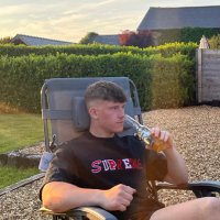 Tom (@tomjones_4) 's Twitter Profile