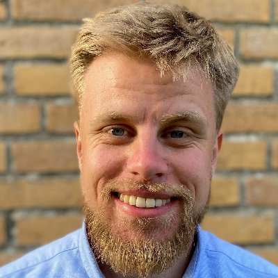 Freelancejournalist hos @hkstat - chefredaktør og vært på @LyngbyPodcast, fodbolddommer , tweeter for egen regning