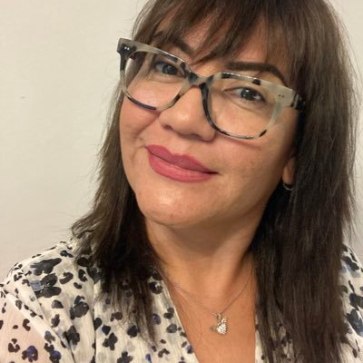 Lucia Robledo | Felizmente mexicana... hasta que me acuerdo de la clase de politicos que tiene el pais.