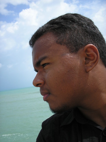 Cara que gosta de fazer amigos !!! Quem quiser pode me SEGUIR !!!
Me ADD no MSN tbm haulivan_turismo@hotmail.com