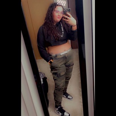 B_Rix14's profile picture. she’s sweet but she’s fucked up;;