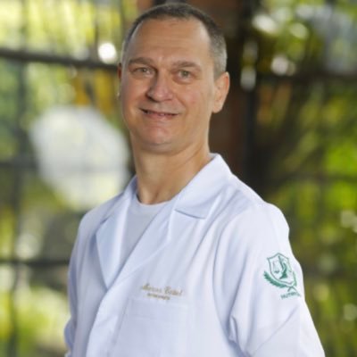 Nutricionista - Atendo Porto Alegre. - pós-graduando Nutrição Esportiva - IPGS e especialista em mídia - UFRGS, corredor - Equipe Remião e paizão Colorado