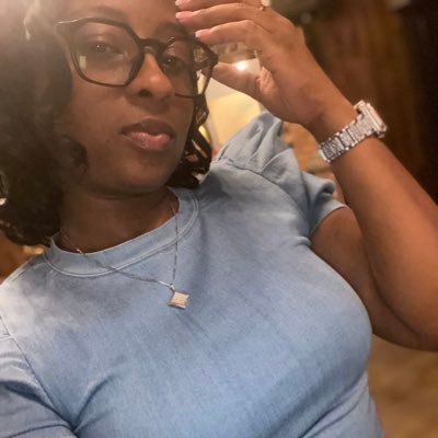 ShayButtaRoll's profile picture. Snapchat me @Shaybutta824.. I am who I am!! Look left...Look right... Turn around...wait for it wait for it... Here I am!!!