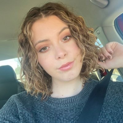 GretaPerlmutter's profile picture. just a girl with a small butt and big dreams