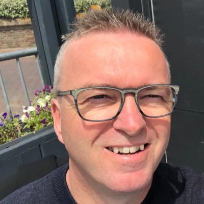 Facilitair Adviseur Veiligheidsregio Zuid-Holland Zuid, Fractievoorzitter T@B. Vader van 2 kids en getrouwd met Anneliek. Fan van camping, gek op gezelligheid.