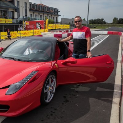 Codee7's profile picture. 