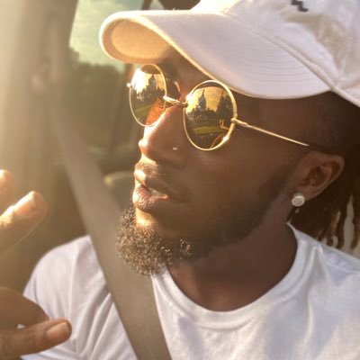 Instagrams- Finessking____ and Manmanonehunnit SNAPCHAT- Kidddreadhead TICTOK- ManmanOneHunnit44