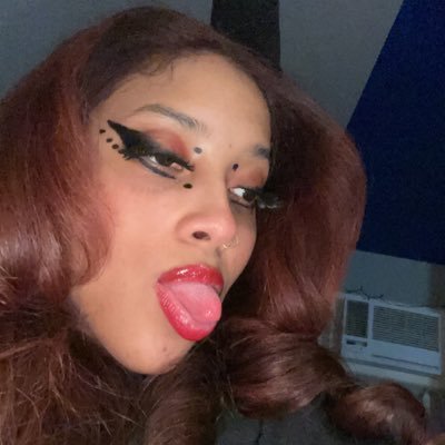 22. she/her. pre-law. interested in fashion.