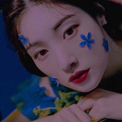 The synonym of glitterati who has a blithe attitude and became the cynosure female, 𝐉𝐮𝐧𝐠 𝐂𝐡𝐚𝐞𝐲𝐞𝐨𝐧.