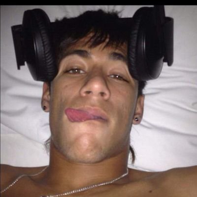 Boa boa rapaziada peguei um pc e to tentando n ser um merda na vida, falo muita merda n levem a serio nd q eu falo
https://t.co/g3xK2hIOZM