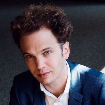 Julien Libeer's official account - Pianist. Teacher. Artistic Director.
💿 @harmoniamundi 🎹 A Well-tempered Conversation: https://t.co/z7o8EOFIhJ