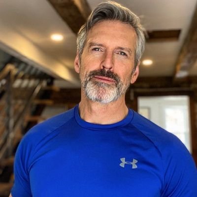 TheCryp0oLark's profile picture. Single father to an anxious pupper and three legged kitty. Looking forward to enjoy life to the fullest ☺️☺️☺️☺️