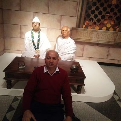 Advocate,Member Ekam Sanatan BHARAT, Firm believer in ideology of NETAJI Subhash BOSE, Bhagat Singh & Azad. Committed to SANATAN & BHARAT, Fan of  Dev Anand