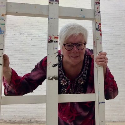 Visual Artist. Painter. Art for sale. International Exposure. Prize Winner. “My paintings have a fresh, powerful, and strikingly cheerful appearance.”
