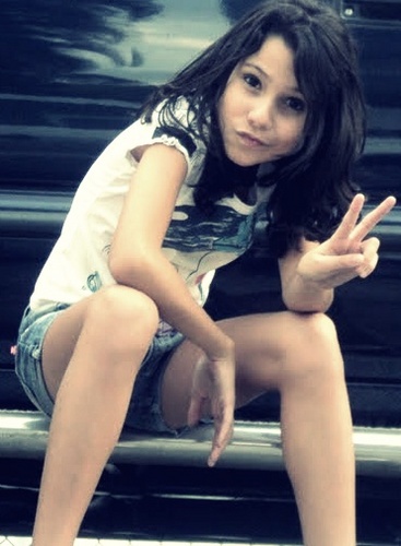 Oiee! amo estrelas da disney, principalmente da Demi Lovato e sou fanática por doces! e irmã da @vicdivine