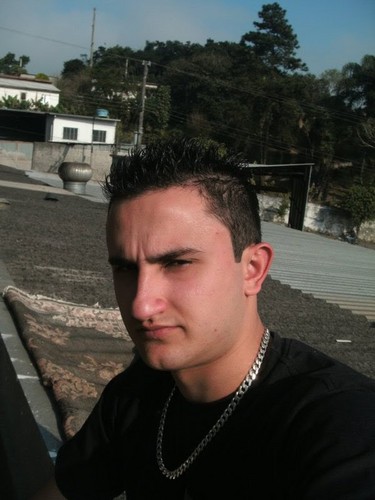 eu sou eu foi meu pai quem me fez assim quem não gostar q ache otro se achar que eu sou ruim.....kkkkkk