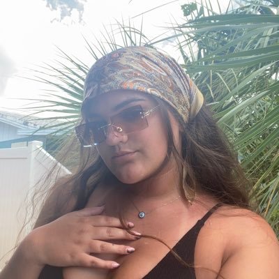 rhiiishelby's profile picture. 