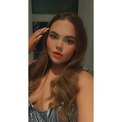 Leaving a little sparkle wherever I go✨. https://t.co/FipasUHf41