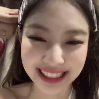 rose (@nayeonrn) 's Twitter Profile