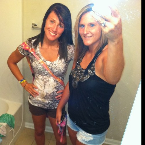 aliwoodward1's profile picture. 