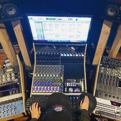 undaudio's profile picture. Recording Engineer operating on unceded yuggera and turrbal country