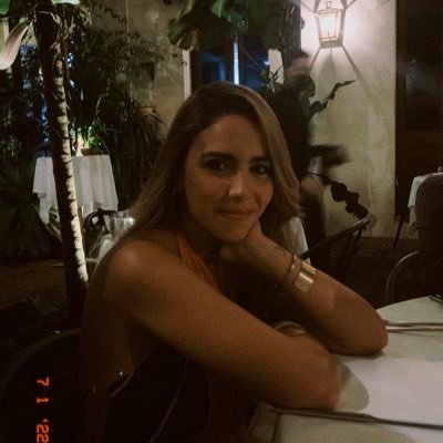 fabianaochoa_99's profile picture. En estos tiempos mantener la sonrisa es un acto revolucionario.