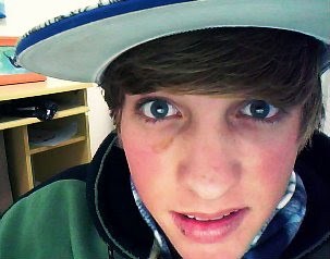 Quem se define se limita =)