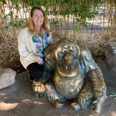 Holmeseeee's profile picture. Life is better in flip flops 🩴 dyslexic and proud