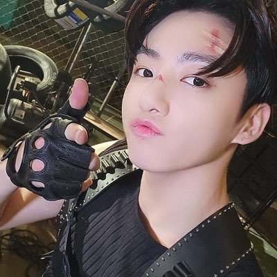 ⠀⠀⠀⠀ 𝚙𝚊𝚒𝚗𝚝 𝚝𝚑𝚎 𝚕𝚊𝚛𝚐𝚎𝚜𝚝 𝚙𝚒𝚌𝚝𝚞𝚛𝚎. @byulyistar 's soulmate⋆