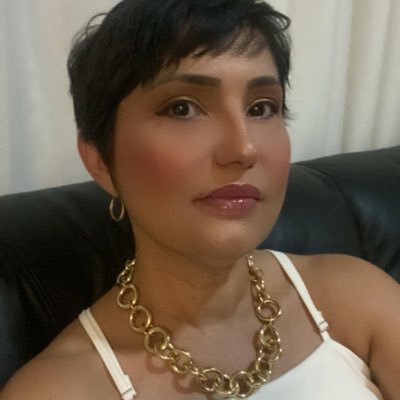 Pessoas elevadas falam de ideias; pessoas medianas falam de fatos; pessoas vulgares falam de pessoas. Leandro Karnal