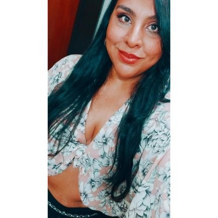 Cordobesa. Canceriana. Periodista.
Sí, hincha de Boca y de la Gloria.