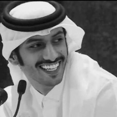 َالإبتسامة، الأهتمام، النية الطيبة، الثقة، اذا وجدت شخصاً يجمع هذه الصفات، لاتخسرة. 🖤