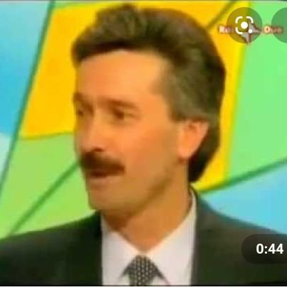 fantasioso psicopatico disadattato eccentrico autarchico egocentrico