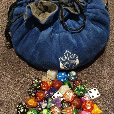 Fantasy dnd writer, writing fanfic based on campaigns played with friends.
Always willing to give something a go.
Rules are more like guidelines anyway.