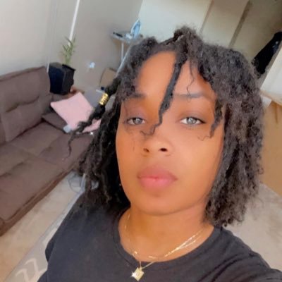 dannyfantymdeux's profile picture. back up