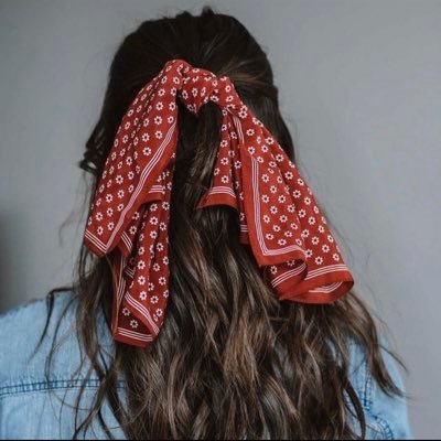 حين يگتب الله لزهرة أن تزهرَ بعُمق زجاجة ضيقة ستزهر ، وهگذا جميع أمورنا ،،، أقتبس