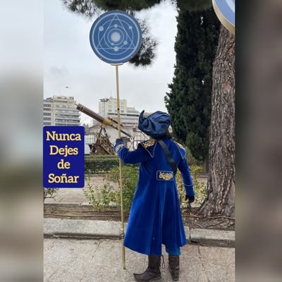 elDeAyuda's profile picture. Un vecino de aquí, informático, con alergia, que le gusta psicología&autoayuda y el_Bien.
'Lo que necesita el Mal para triunfar es que los buenos no hagan nada'