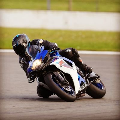 Motorbike fanatic obsessed with motor racing. Currently running a pub in the Cheshire countryside 🤘